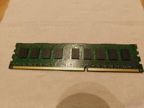 Micron 2 GB DDR3 ECC (MT18JSF25672AZ-1G4G1ZF) - 2