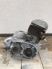 Motor Jawa 250/353 kyvačka - 2