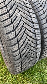 Celoročné Pneu 215/55 r17 2ks - 2