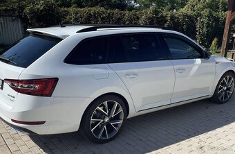 Predám Škoda Superb kombi 2,0tdi 4x4 automat - 2