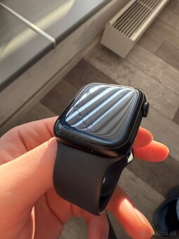 Apple Watch 8 45mm - 2