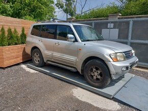 Mitsubishi Pajero 3,2 DID 118kW aut. r.v.2003 na ND - 2