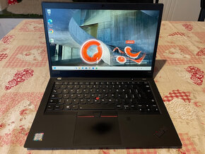 Perfektný notebook Lenovo T490 - 2