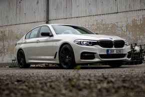 BMW rad 5 530d xDrive A/T M-packet - 2