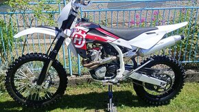 Husqvarna TE250i - 2