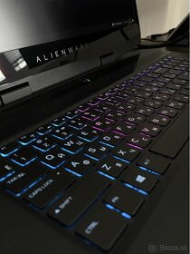 Dell Alienware M17 i7/RTX 2070 - 2