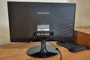 Samsung LED 21,5" monitor LS22X3H - 2