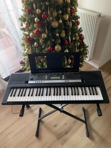 klávesy Yamaha psr E243 ako nové - 2