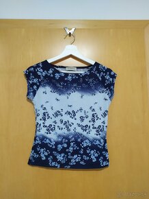 Letné tričko s kvetinovým vzorom - 2