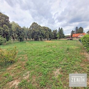 Stavebné pozemky v obci Horné Saliby - Hrušov v r.520m2 - 2