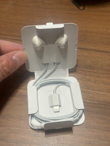 Earpods - original Apple - káblové, pripojenie na lightning - 2