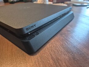 Playstation 4 slim 500 GB + 2x ovládač - 2