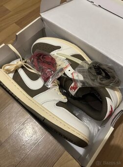 Nike Air Jordan 1 Low OG x Travis Scott “Reverse Mocha” - 2