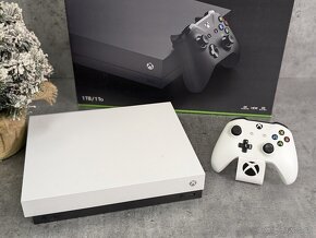 Xbox One X 1TB biele, ovládač, 1 náhodná hra + darčeky - 2