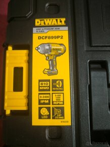 Aku rázovi uťahovák.Dewalt. - 2