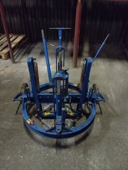 Hydraulický zdvihák na kanalizačné skruže - 2