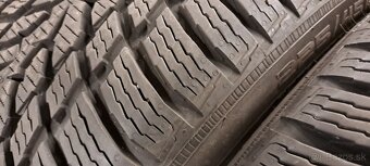 Predám 4ks pekné zimné 225/45r18-95V Nokian - 2