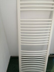 NOVÝ BIELY RADIATOR DO KÚPEĹNE V KOŚICIACH - 2