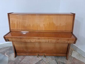 Piano PETROF - 2