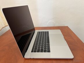 Predám MacBook Pro 15" i9 2019 - 2