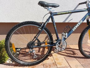 Horský odpruzeny bicykel 26" Genesis - 2