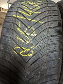 245/40R19 - 2