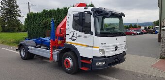 MERCEDES  ATEGO 1224 hákový nosič kontajnerov+ hydr. ruka - 2