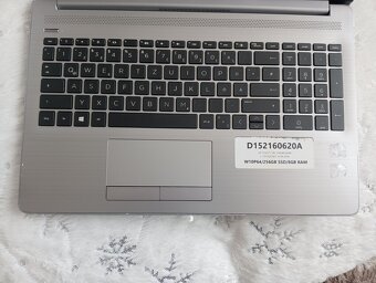 rozpredám funkčný notebook Hp 255 g7 - 2