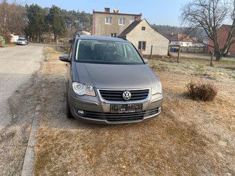 Vw touran 1.9 tdi 2009 - 2