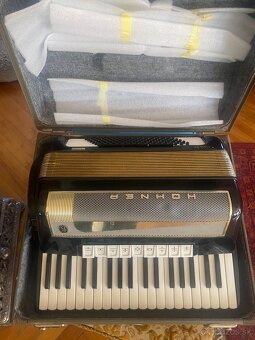 Akordeón Hohner Lucia 96bas - 2