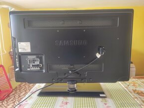 40'' LCD TV Samsung LE40C550 - 2