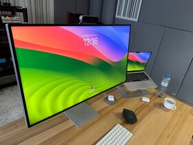 Apple Pro Display XDR + stojan - 2