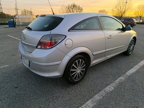 Opel astra gtc - 2