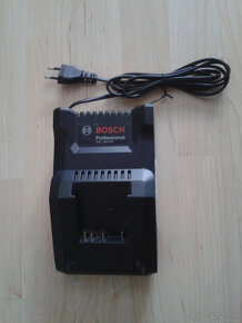 Nabijacka Bosch 18V-40 - 2