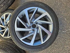 Letní r17" Volkswagen 5x100 et51 pneu 99% - 2