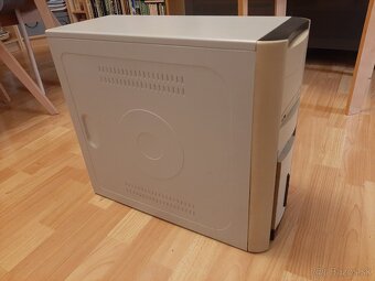 Retro kovova PC bedna - 2