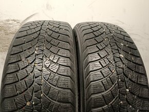 215/55 R17 Zimné pneumatiky Kumho Wintercraft 2 kusy - 2