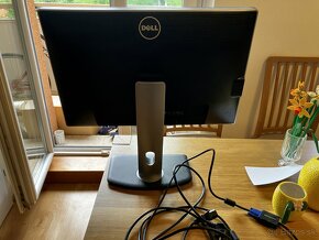 Dell UltraSharp U2412M - 2