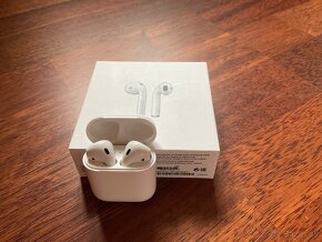 1 generacia Apple AirPods - 2