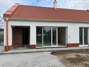 Nadštandardná novostavba RD s veľkým pozemkom - 2