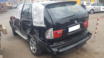 Rozpredám na náhradné diely BMW X5 3.0d A/T - 2