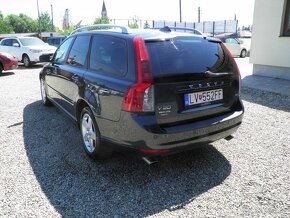 Volvo V50 D5 Momentum A/T - 2