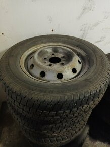 Kompletné kolesá 235/65r16c zimné - 2