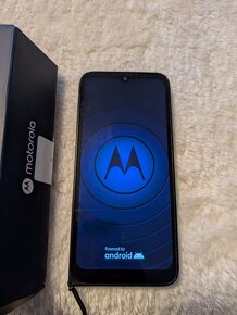 Motorola Defy - 2