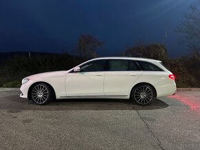 Mercedes Benz E200d Combi - 2