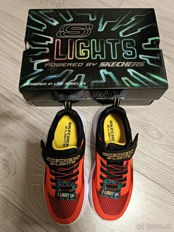 Nové Skechers lights tenisky, veľkosť 31 - 2