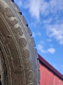 Zimné 185/60R15 firestone - 2