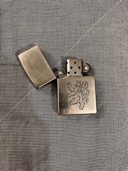 Zippo benzinovy zapalovac - Cesky lev - 2