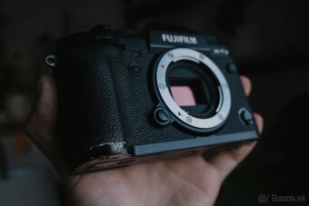 Predám Fujifilm výbavu, Fuji XT2, objektívy, blesky, brašňu - 2