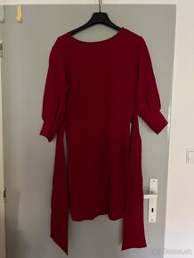 nové červené šaty s opaskom - 2